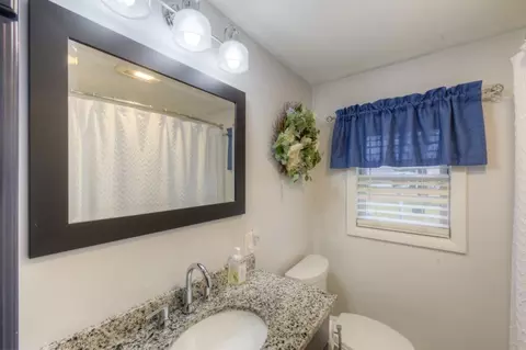 678 Pendleton Ave, Chicopee, MA 01020 photo 16