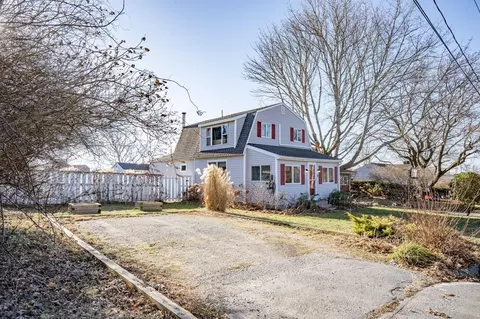 23 Hacker St, Fairhaven, MA 02719 photo 4