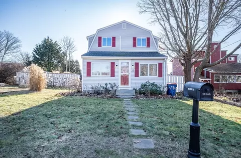 23 Hacker St, Fairhaven, MA 02719