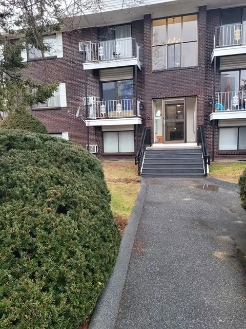 260 E Haverhill St #2, Lawrence, MA 01841