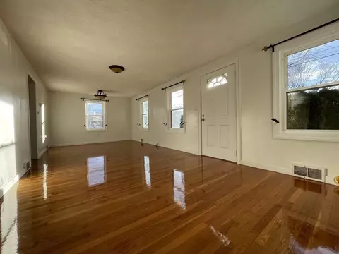 Bath - 47 Royal St, Chicopee, MA 01020 photo 1 of 5