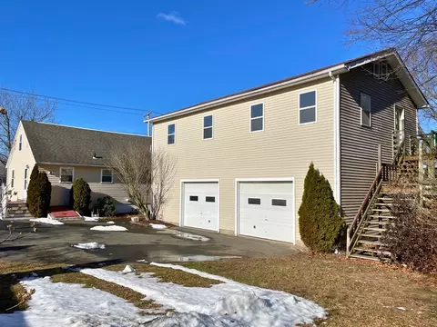 Exterior - 47 Royal St, Chicopee, MA 01020 photo 4 of 7