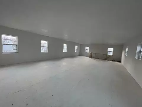 Exterior - 47 Royal St, Chicopee, MA 01020 photo 6 of 7