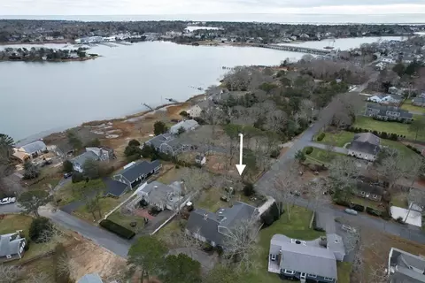 17 Bass River Rd, Yarmouth, MA 02664