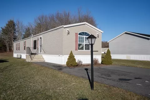 74 Kendall Ct, Raynham, MA 02767