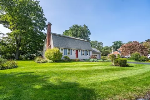 34 Pine St, Oxford, MA 01540