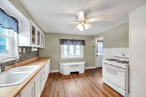 403 Parker St, Springfield, MA 01129 photo 5