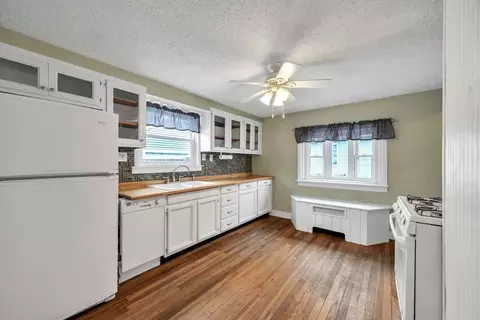 403 Parker St, Springfield, MA 01129 photo 3