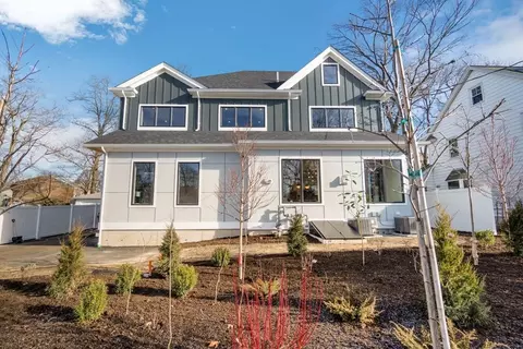 34 Brookside Ave #34, Newton, MA 02460