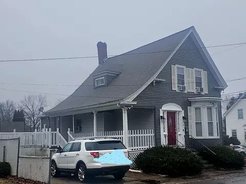 36 Seventeenth St, Lowell, MA 01850