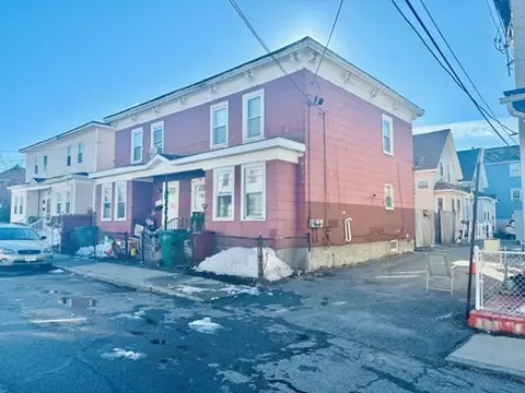 32-34 W Fourth St, Lowell, MA 01850