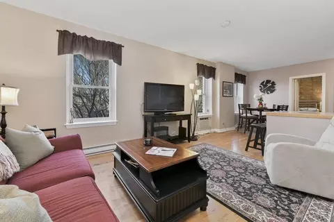 32 Fleet St #7, Boston, MA 02113