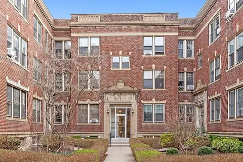 457 Washington St #3, Brookline, MA 02446