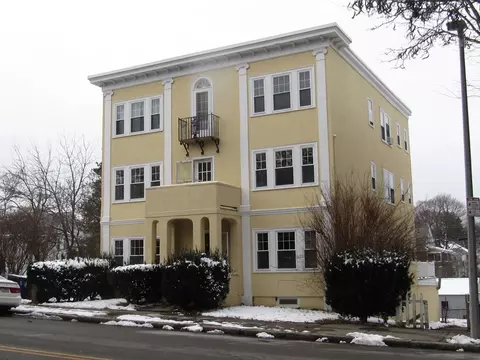 4467 Washington St, Boston, MA 02131