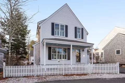 6 Cobblestone, Plymouth, MA 02360