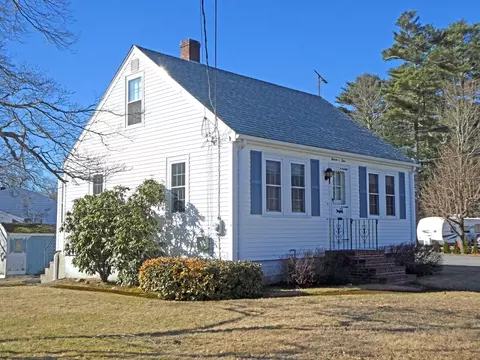 1104 Centre St, Middleboro, MA 02346