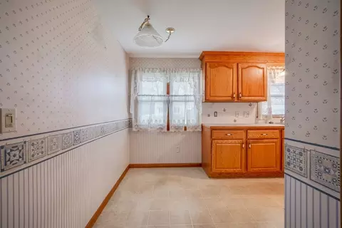 99 Cobb Ave, Chicopee, MA 01013 photo 5