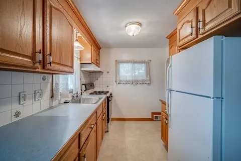 99 Cobb Ave, Chicopee, MA 01013 photo 8