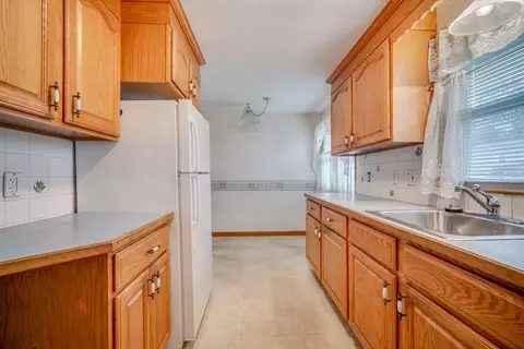 99 Cobb Ave, Chicopee, MA 01013 photo 7