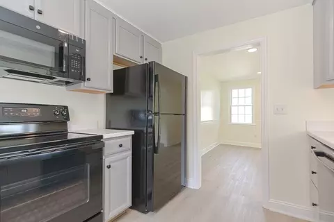 Kitchen - 39 2 W Sutton Rd # -1, Sutton, MA 01590 photo 2 of 2