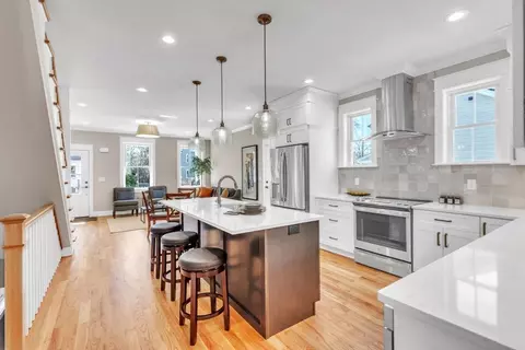 61 Milton St, Northampton, MA 01062