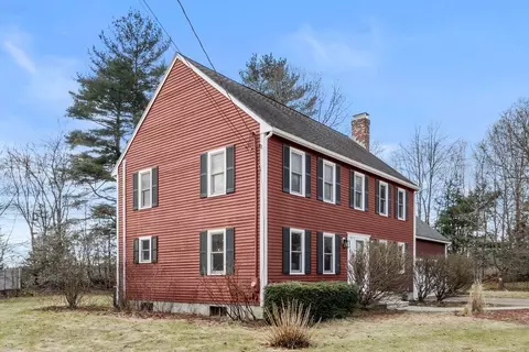 60 Hitching Post Dr, Walpole, MA 02081 photo 2