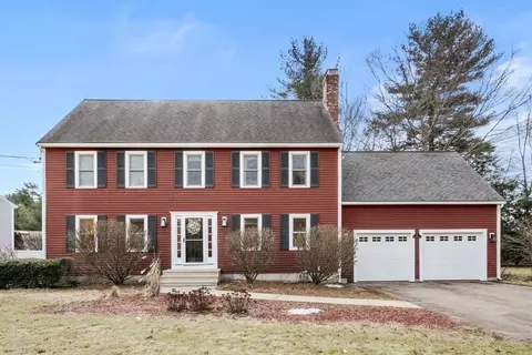 60 Hitching Post Dr, Walpole, MA 02081