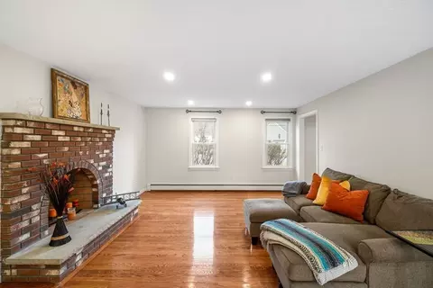 60 Hitching Post Dr, Walpole, MA 02081 photo 17