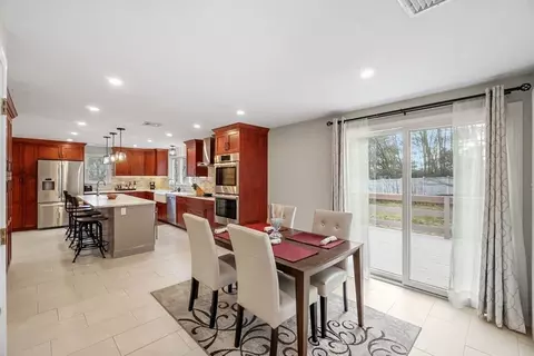 60 Hitching Post Dr, Walpole, MA 02081 photo 10