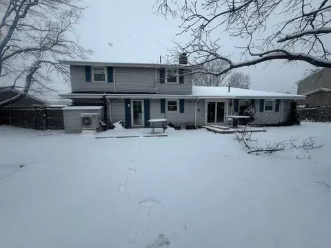 11 Poole Cir, Holbrook, MA 02343