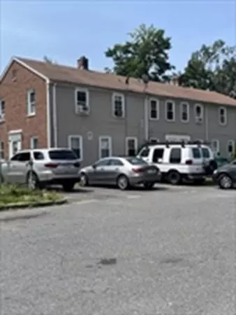 18-27 Decker Pl, Springfield, MA 01104 photo 3