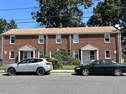 18-27 Decker Pl, Springfield, MA 01104