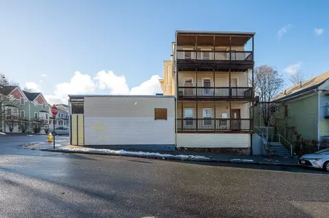 48 Coral St, Worcester, MA 01604