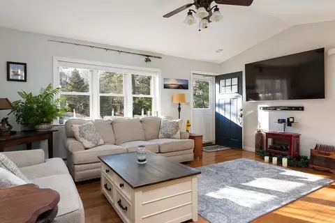 40 Chartwell Dr, Bourne, MA 02532 photo 9