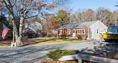 40 Chartwell Dr, Bourne, MA 02532 photo 2