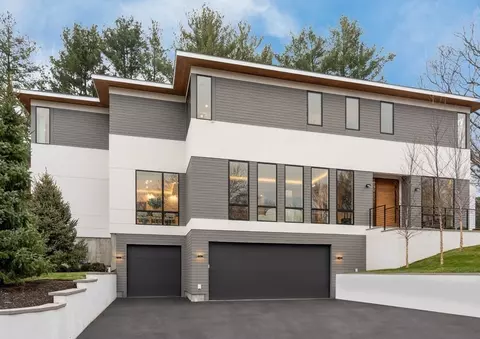 7 Stonewood Dr, Newton, MA 02459