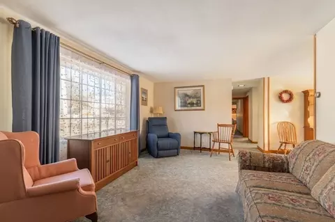 29 Aspen Ct, Dedham, MA 02026 photo 3