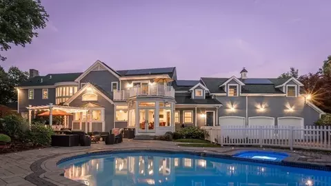144 Grapevine Rd, Wenham, MA 01984