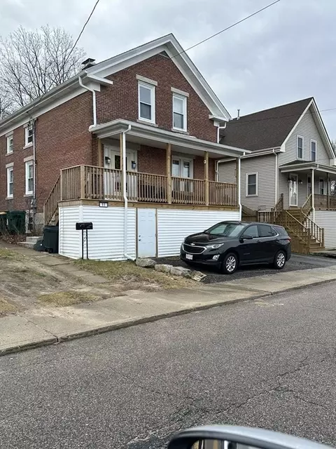 11 County St, Blackstone, MA 01504