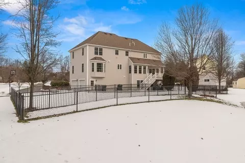 5 Castle Dr, Methuen, MA 01844 photo 4