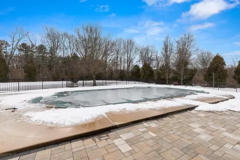5 Castle Dr, Methuen, MA 01844 photo 6