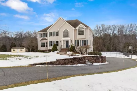5 Castle Dr, Methuen, MA 01844 photo 3