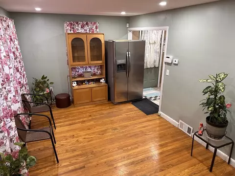 1 Bauer St, Worcester, MA 01603 photo 8