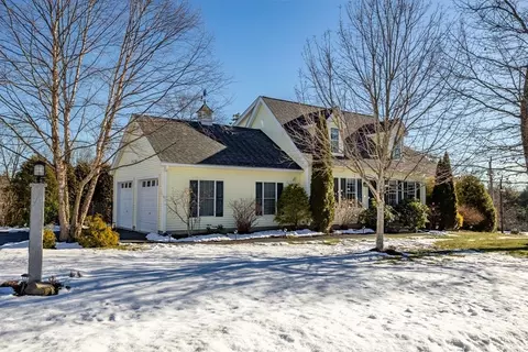 9 Myles Ln, Shirley, MA 01464