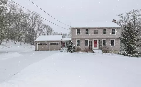 107 Lexington Rd, Dracut, MA 01826