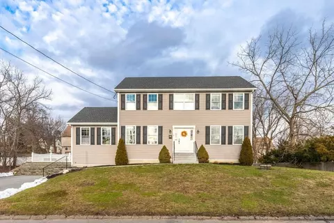 5 Kathleen Dr, Beverly, MA 01915 photo 2