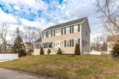 5 Kathleen Dr, Beverly, MA 01915