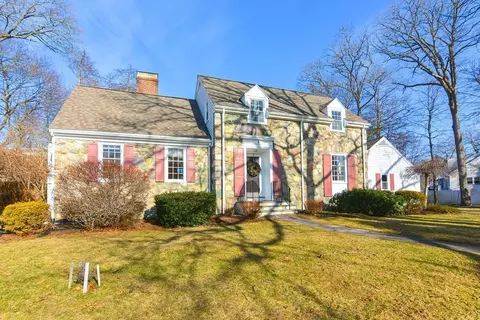 5 Victoria Cir, Norwood, MA 02062