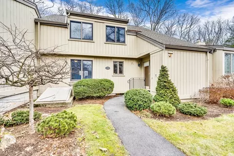 233 Aspen Cir #233, Lincoln, MA 01773