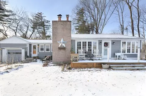 91 Maple Pkwy, Lunenburg, MA 01462